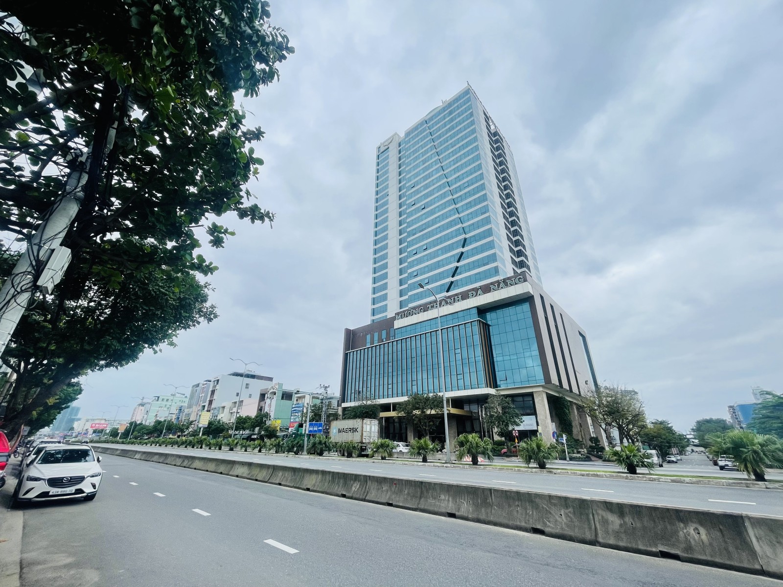 NGÔ QUYỀN 301m², 3 tầng, ngang 13.5m, dài 22.3m, giá 39 tỷ, Sơn Trà