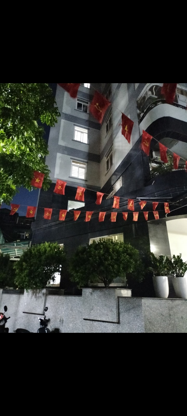 Bán nhà 120 Hoàng Quốc Việt, 117m2 2 tầng