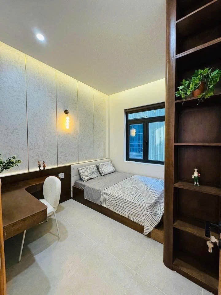 LÊ VĂN SĨ 70m², 3 tầng, ngang 5m, dài 14m, giá 7.6 tỷ, Liên Chiểu
