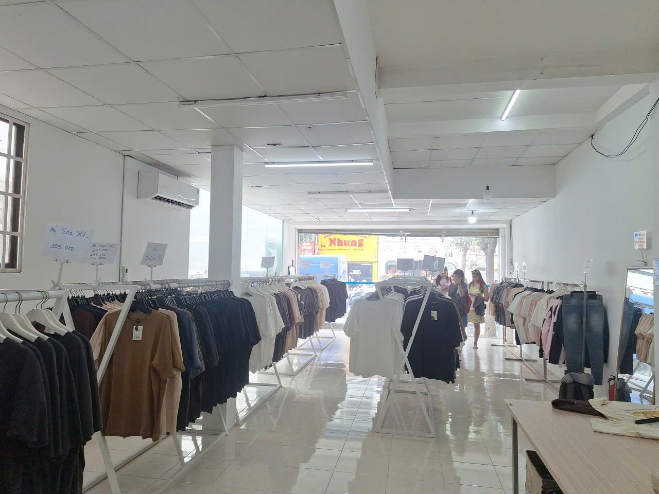 Bán nhà mặt tiền Hồng Hà, Tân Bình