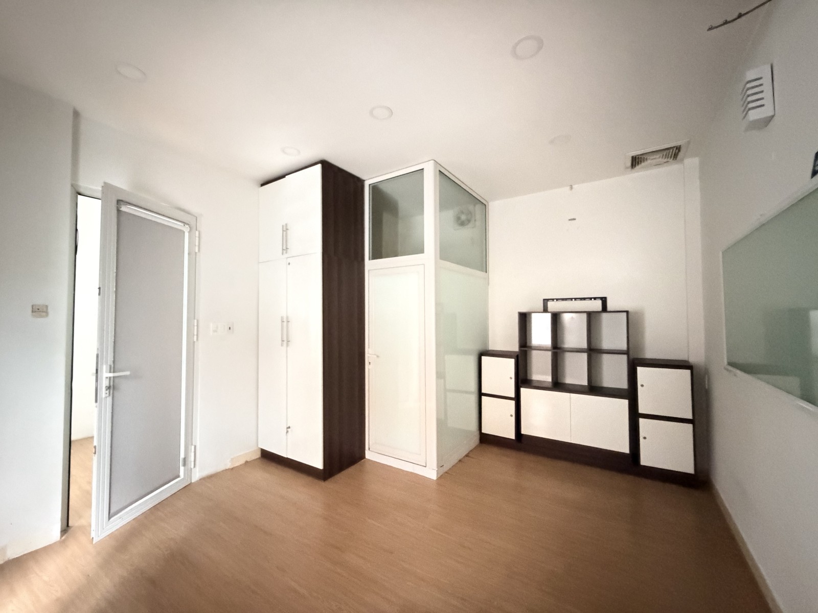 Bán nhà đường Hoàng Văn Thụ, Tân Bình - ảnh 3