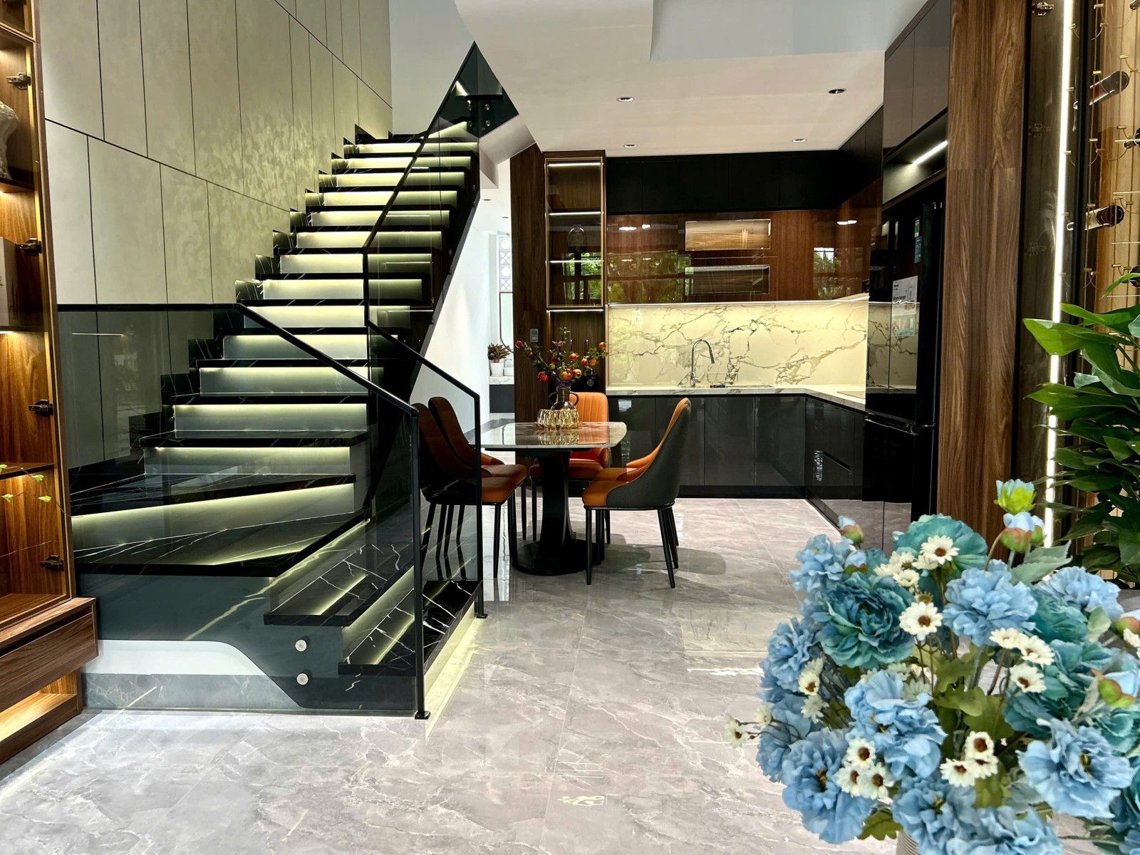 CHÚC ĐỘNG 81m², 3 tầng, ngang 4.5m, dài 18m, giá 9.3 tỷ, Liên Chiểu