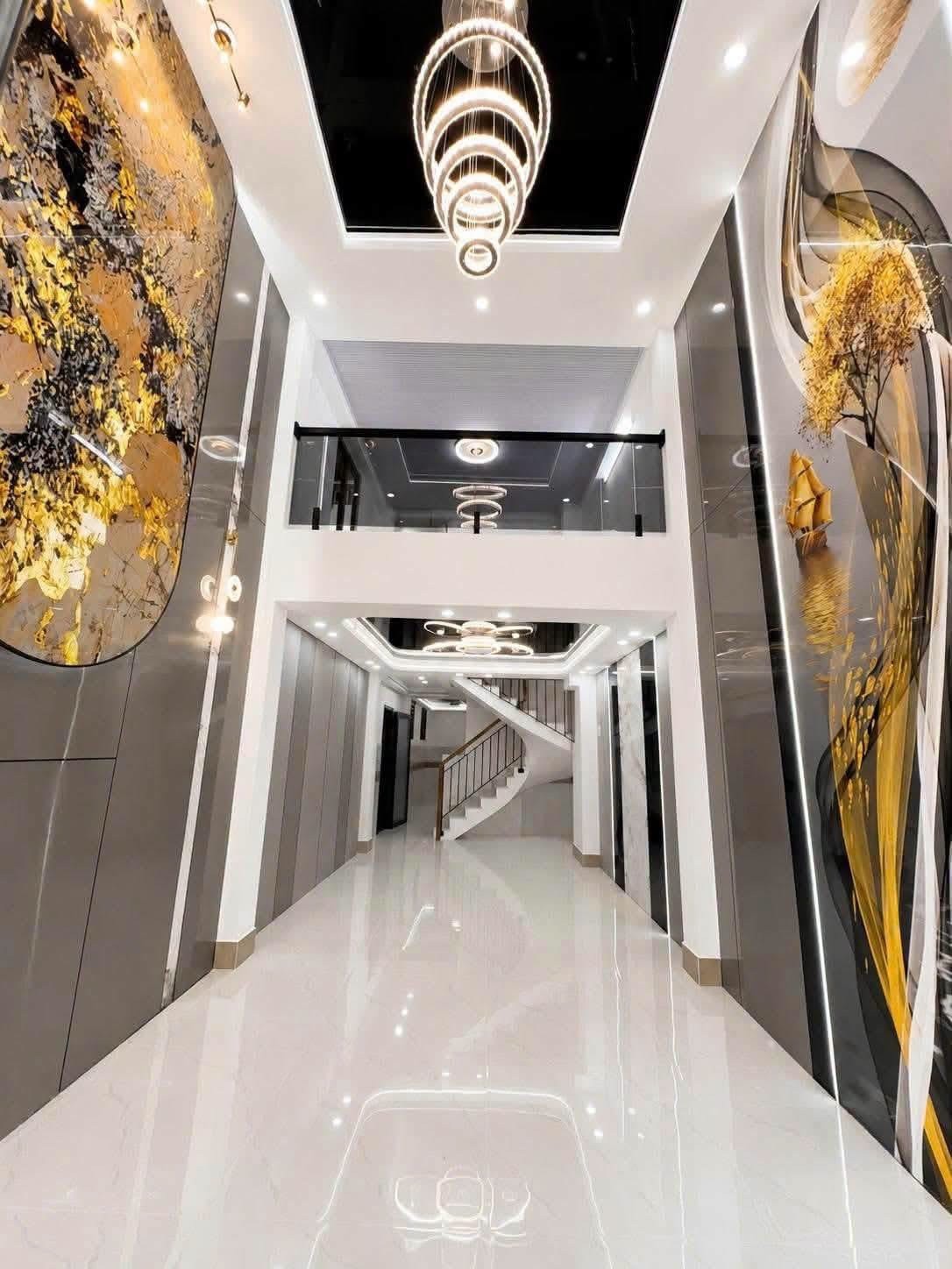 Bán nhà hẻm 656 Cách Mạng Tháng Tám, Quận 3