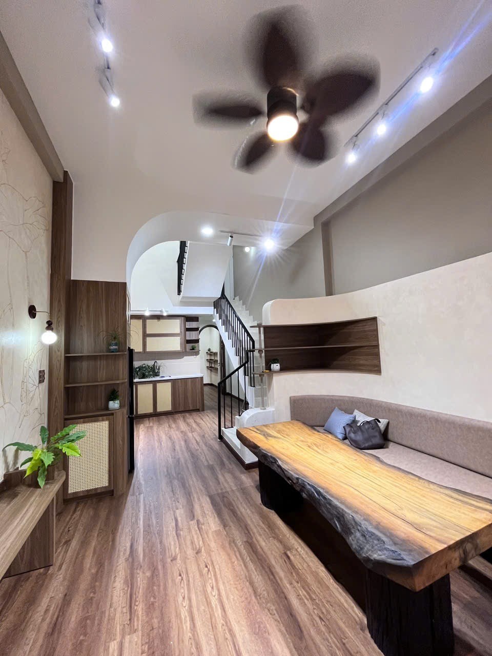 K128(82 CŨ) NGUYỄN VĂN LINH 56.1m², 3 tầng, ngang 4m, dài 14m, giá 6.9 tỷ, Hải Châu