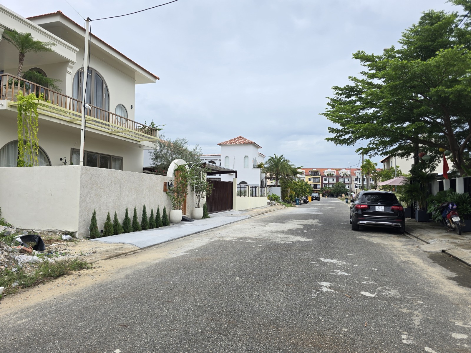 KHÚC HẠO 200m², 3 tầng, ngang 8m, dài 25m, giá 9 tỷ, Hội An